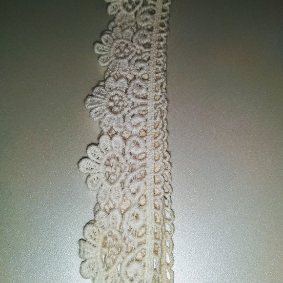 Cropped Blouse - Picture 3 of 5